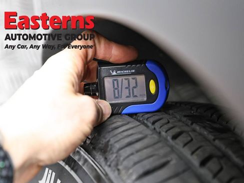 Used 2018 Chevrolet Trax LT w/ LT Convenience Package image 26