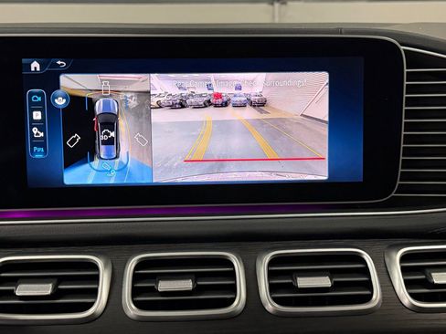 Used 2026 Mercedes-Benz GLS 450 4MATIC image 32