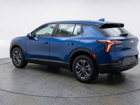 Used 2025 Chevrolet Equinox LT FWD image 6