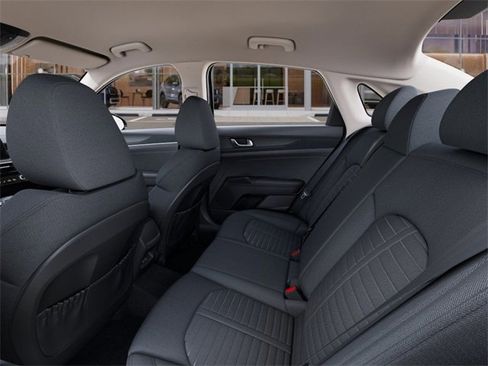 New 2025 Kia K5 LXS image 18