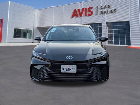 Used 2025 Toyota Camry LE image 2