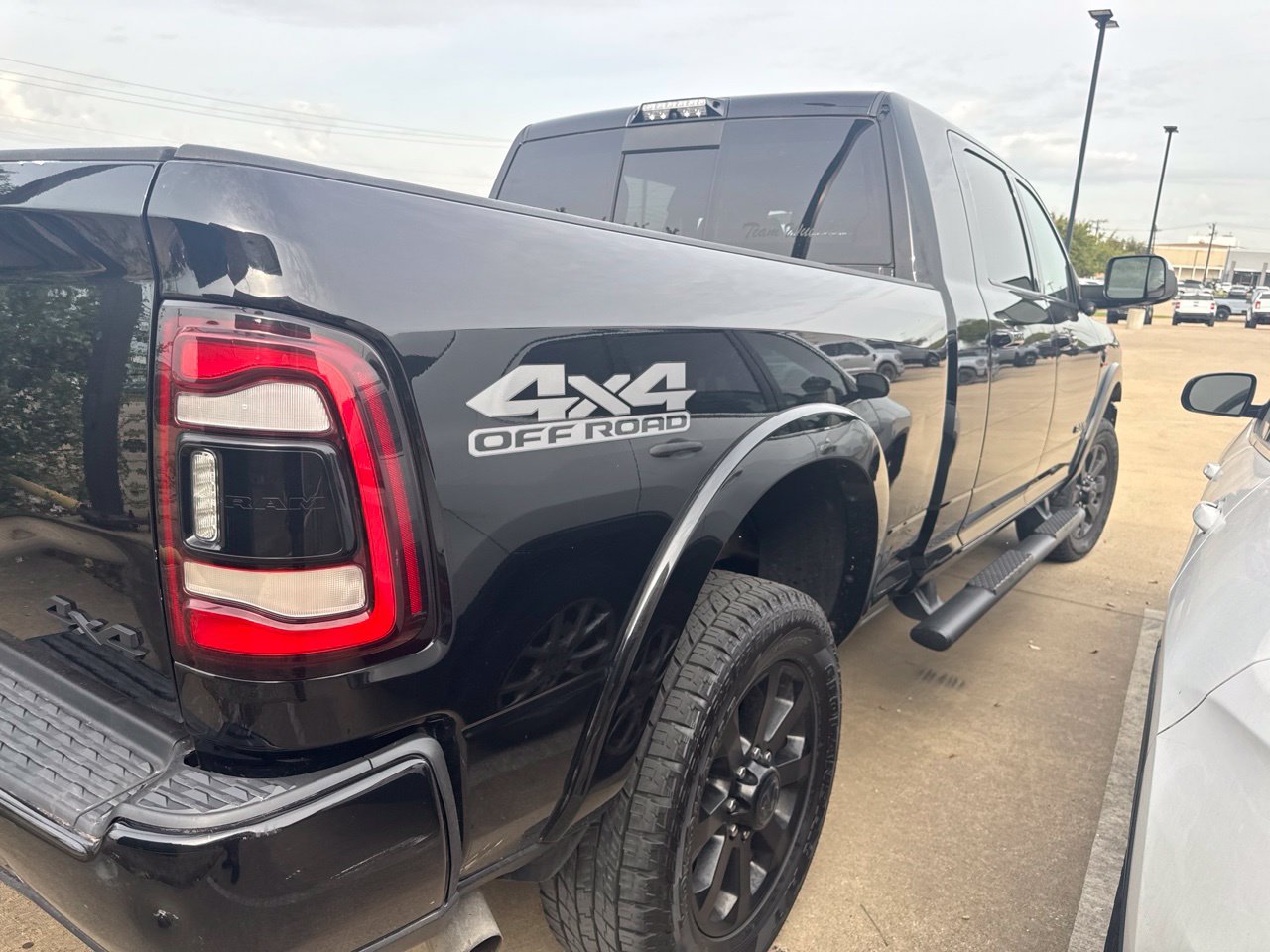 Used 2019 RAM 2500 Laramie w/ Night Edition AWD/4WD image 5