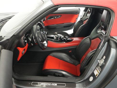 Used 2018 Mercedes-Benz AMG GT Roadster image 37