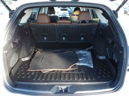 Used 2022 Subaru Outback Touring image 29