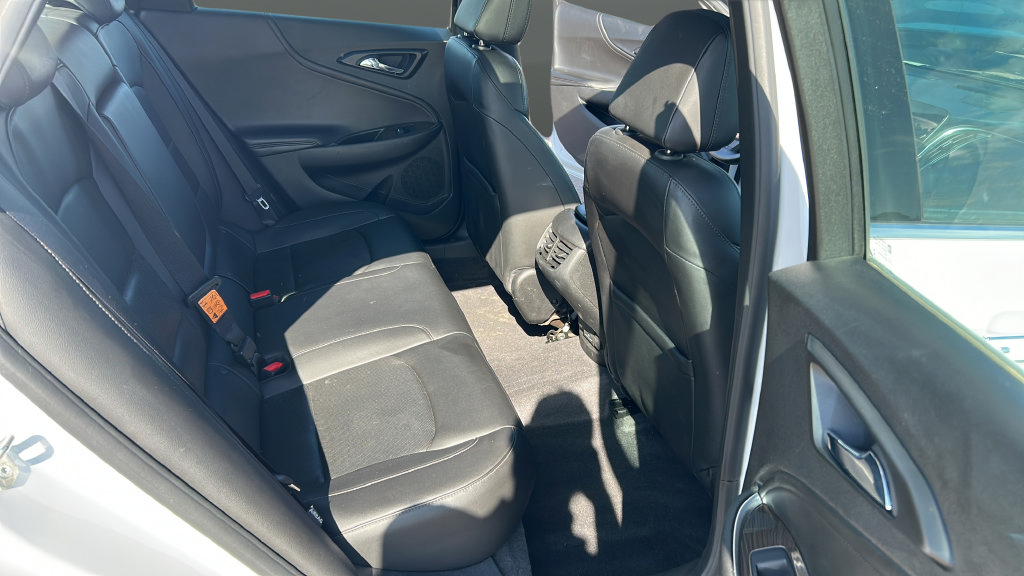 Used 2018 Chevrolet Malibu Premier w/ Premier Sun and Wheel Package FWD image 17