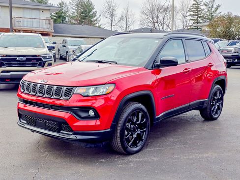 Used 2024 Jeep Compass Latitude w/ Sun and Sound Group image 8