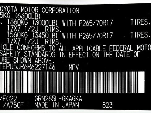 Certified 2024 Toyota 4Runner TRD Off-Road image 25