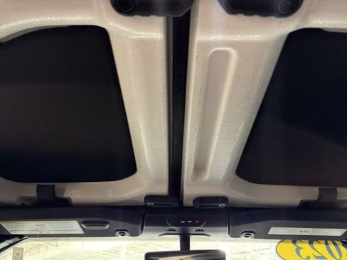 Used 2023 Jeep Wrangler Unlimited Sahara AWD/4WD image 26