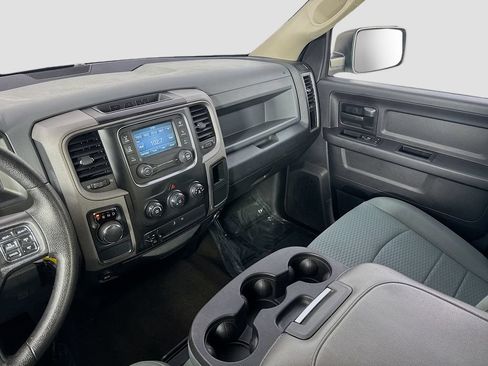 Used 2016 RAM 1500 Express RWD image 25
