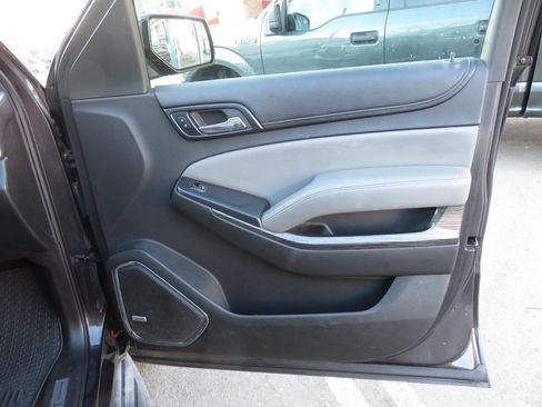 Used 2015 Chevrolet Suburban LT image 28