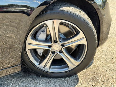 Used 2017 Mercedes-Benz E 300 4MATIC image 99