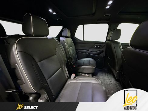 Used 2023 Chevrolet Traverse Premier w/ Redline Edition image 30