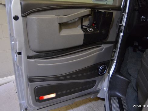 Used 2020 GMC Savana 2500 Extended w/ Enhanced Convenience Package RWD image 7