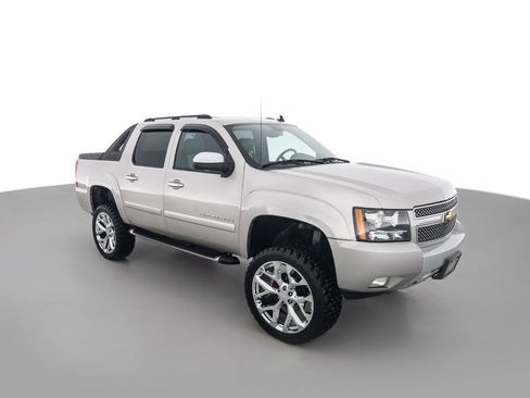 Used 2007 Chevrolet Avalanche LT w/ LT Preferred Equipment Group AWD/4WD image 3