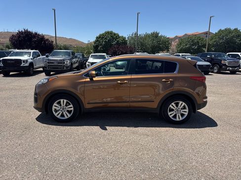 Used 2017 Kia Sportage LX w/ LX Popular Package FWD image 8
