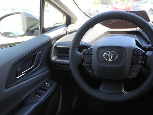 Certified 2026 Toyota Prius XLE FWD image 40