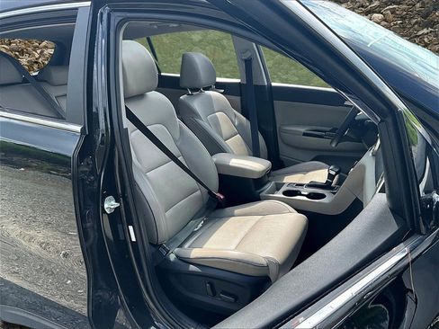 Used 2022 Kia Sportage EX w/ EX Technology Package image 7