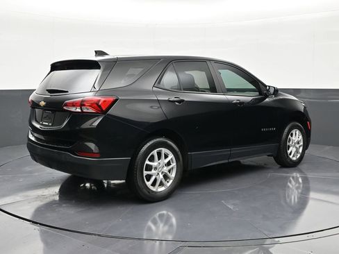 Used 2023 Chevrolet Equinox LS FWD image 5