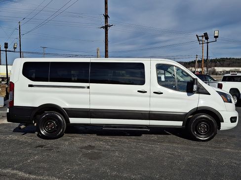 Used 2023 Ford Transit 350 XLT image 10