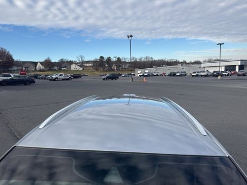 Certified 2023 Lincoln Nautilus AWD image 9