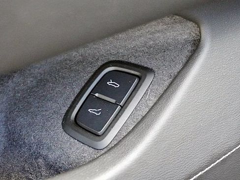 Used 2024 Chevrolet Corvette Stingray Preferred Cpe w/ Stealth Interior Trim Package RWD image 24