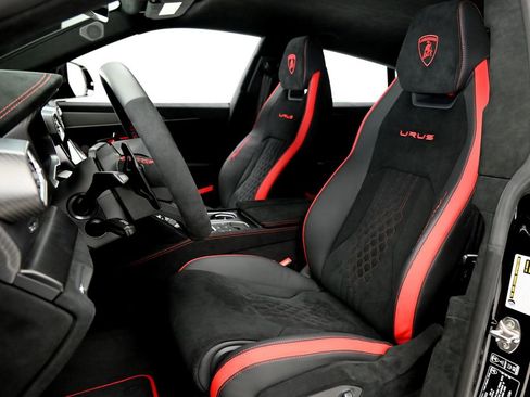 Used 2023 Lamborghini Urus Performante AWD/4WD image 12