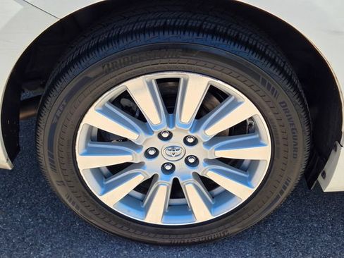 Used 2017 Toyota Sienna XLE Premium AWD/4WD image 10