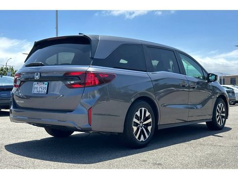 Certified 2026 Honda Odyssey EX-L image 6