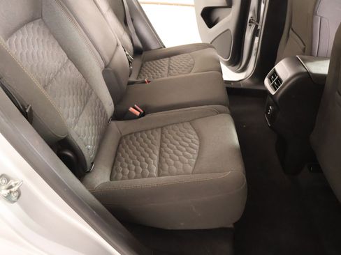 Used 2019 Chevrolet Equinox LT FWD image 14