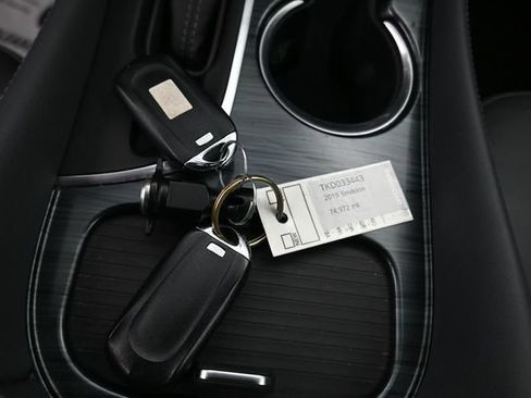 Used 2019 Buick Envision Essence FWD image 11
