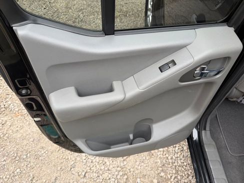 Used 2019 Nissan Frontier SV image 29