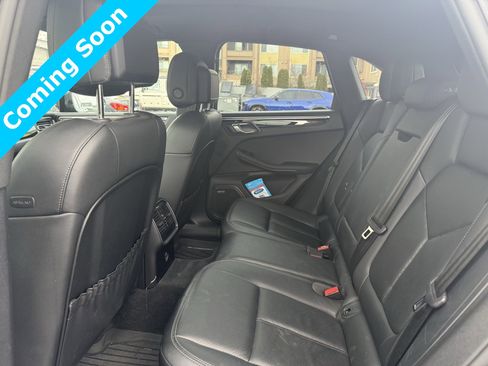 Used 2021 Porsche Macan image 11