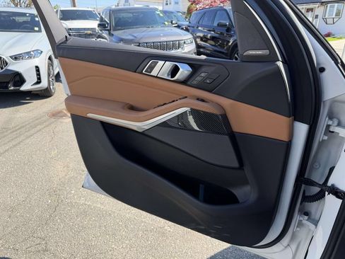 Used 2026 BMW X5 M60i AWD/4WD image 21