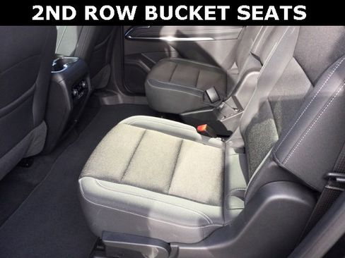 Used 2025 Chevrolet Traverse LT image 22