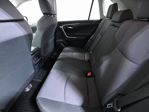 Used 2019 Toyota RAV4 XLE image 8