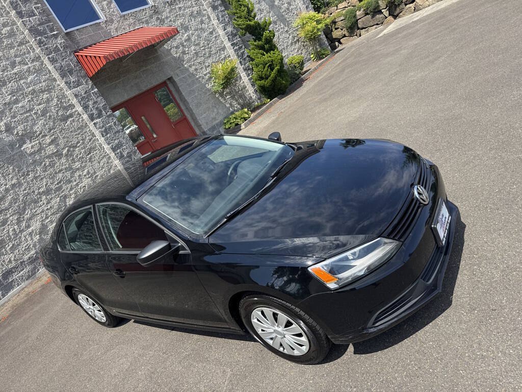 Used 2011 Volkswagen Jetta Sedan FWD image 4