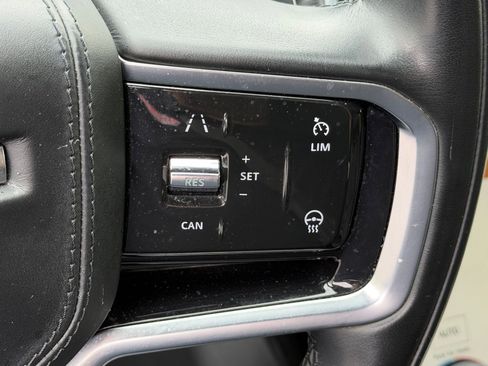 Used 2022 Land Rover Range Rover Velar R-Dynamic S image 27