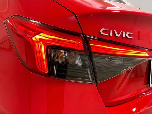 Used 2022 Honda Civic Touring image 28