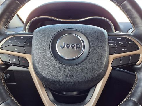 Used 2017 Jeep Grand Cherokee Limited image 15