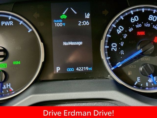 Certified 2020 Toyota RAV4 XLE w/ Convenience Package AWD/4WD image 33