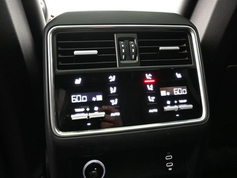 Certified 2023 Porsche Cayenne S Platinum AWD/4WD image 16