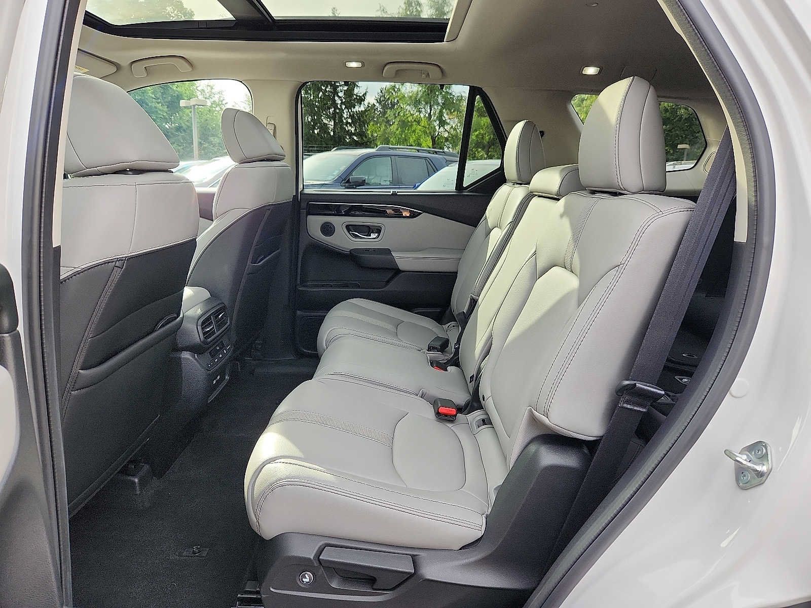 Certified 2023 Honda Pilot Touring image 10