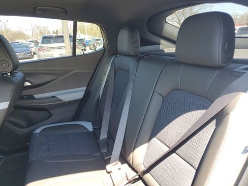 Certified 2025 Buick Envista Preferred w/ Convenience II Package FWD image 28