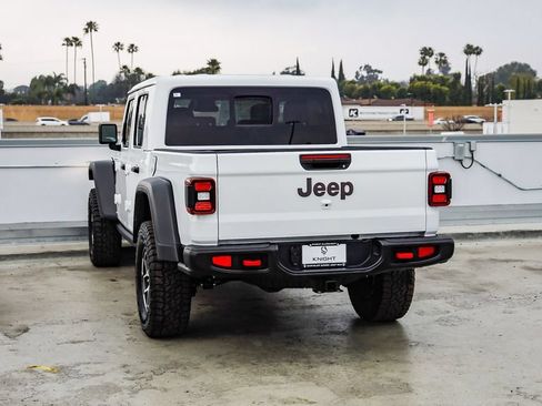 New 2026 Jeep Gladiator Rubicon w/ Steel Bumper Group AWD/4WD image 7