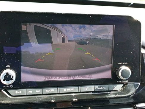 Used 2022 Nissan Pathfinder SV FWD image 21