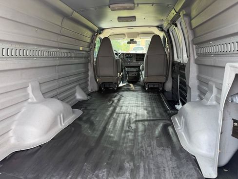 Used 2019 Chevrolet Express 2500 w/ Enhanced Convenience Package RWD image 10