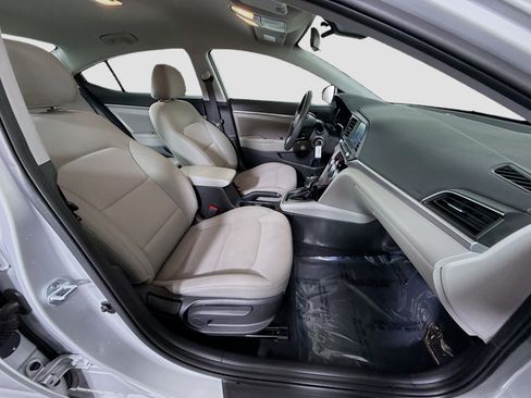 Used 2019 Hyundai Elantra SEL image 28