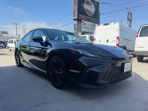 Used 2026 Toyota Camry SE FWD image 1