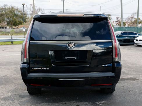 Used 2015 Cadillac Escalade ESV Premium image 5
