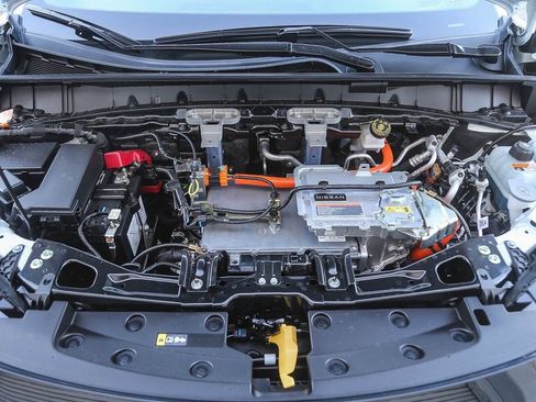 New 2026 Nissan Leaf w/ Illuminated Package FWD image 12